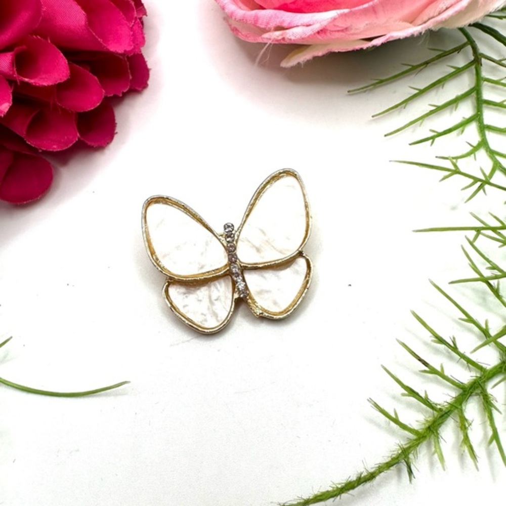 NEW⚜️Butterfly Pearlescent Crystal Embellished Brooch